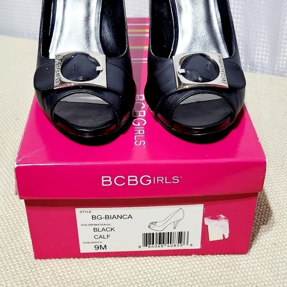 NWOT BCBGirls Black Peep toe with Silver Buckle 4" High Heels (9M) - Picture 2 of 11